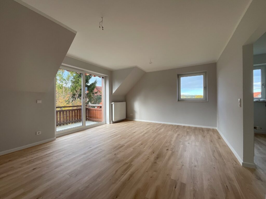 Erstbezug nach Sanierung inkl. Einbauküche, Balkon und Stellplatz