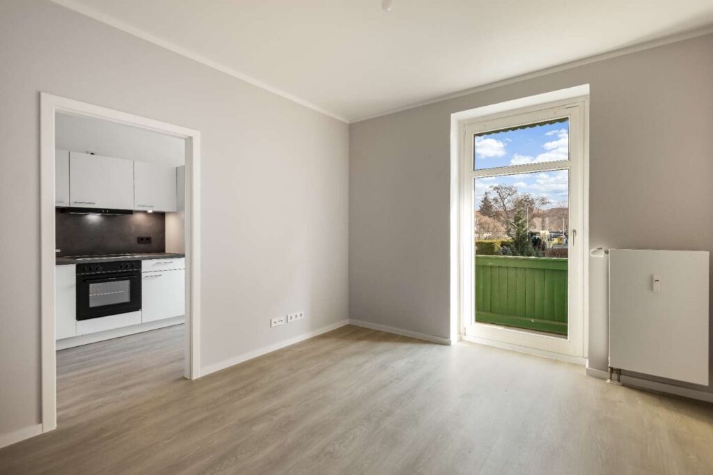 Erstbezug nach Sanierung inkl. Einbauküche, Balkon und Stellplatz